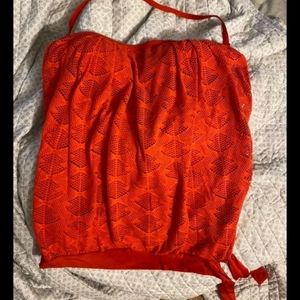 Strapless netted top